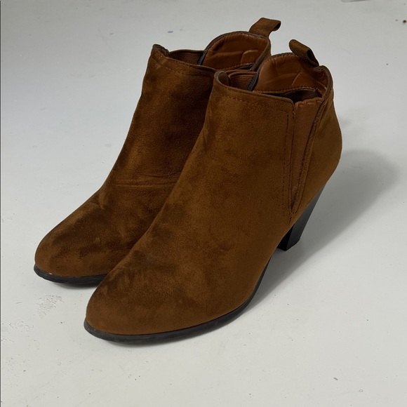 Pierre Dumas Sz 9 Brown Slip On Heeled Boots - Picture 1 of 6